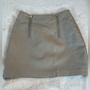 Faux Leather Skirt, Size S, Forever 21, 2 front zipper